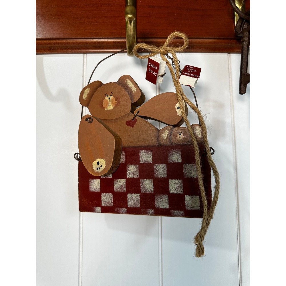 Primitive Bear Checkers Decor 🧸